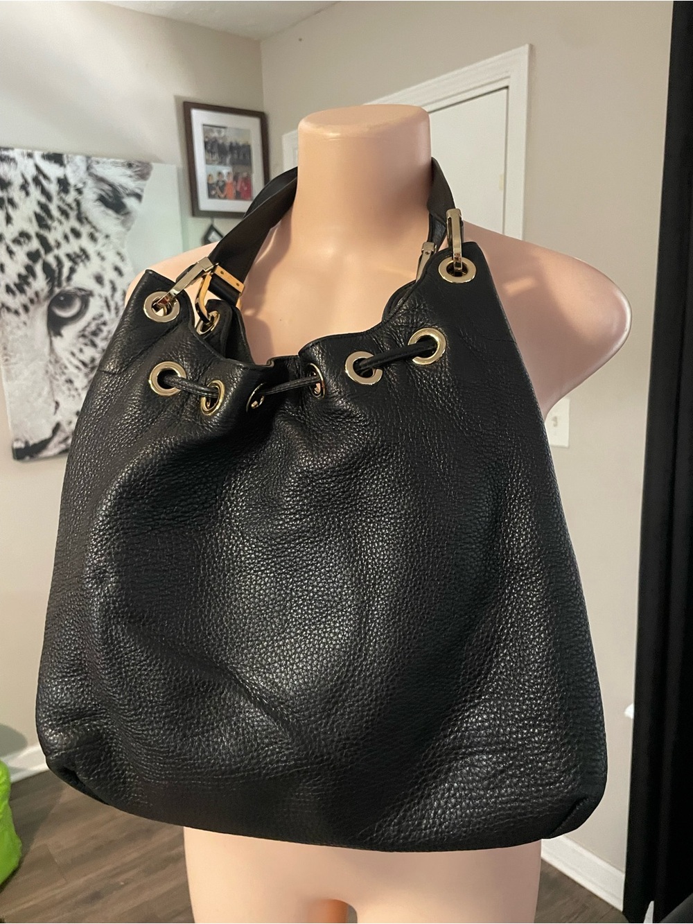 MICHAEL Michael Kors Camden Black Leather Drawstring Hobo Bag purse  gold tassel - Picture 3 of 13